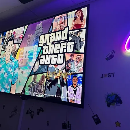 Le Game Clem דירה